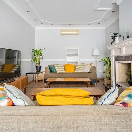 Exclusive Flat With Terrace In Nisantasi *
